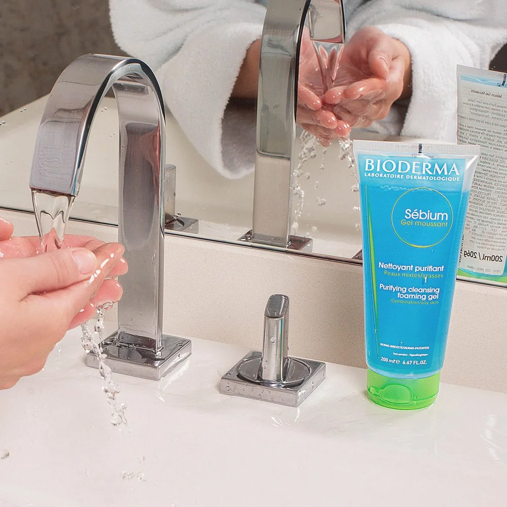 Gel de Limpeza Facial Bioderma Sébium Gel Moussant Antioleosidade 200ml